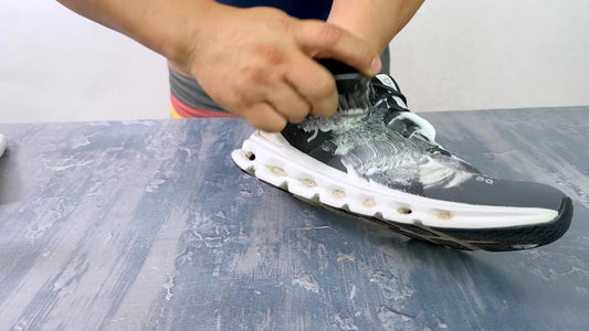 Cómo limpiar zapatillas ON Running con el Travel Kit